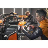 DEWALT Taladro atornillador percutor inalámbrico DCD85MM2T, 18 voltios, diseño McLaren, Taladro/destornillador gris/Negro