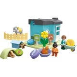 PLAYMOBIL Junior: Residencia para animales con dispensador de comida, Juegos de construcción 