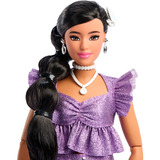 Mattel Barbie Deluxe Style en conjunto metálico violeta, Muñecos 
