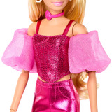 Mattel Barbie Deluxe Style con atuendo metálico rosa, Muñecos 