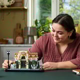 LEGO ICONS Cafetería Francesa, Juegos de construcción Juego de construcción, 18 año(s), Plástico, 1101 pieza(s), 1,16 kg