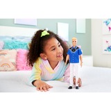 Mattel HRH25, Muñecos 