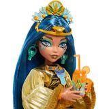 Mattel HXH81, Muñecos 