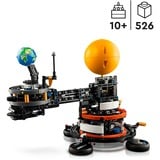 LEGO Technic Planeta Tierra y Luna en Órbita, Juegos de construcción Juego de construcción, 10 año(s), Plástico, 526 pieza(s), 1,03 kg