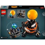 LEGO Technic Planeta Tierra y Luna en Órbita, Juegos de construcción Juego de construcción, 10 año(s), Plástico, 526 pieza(s), 1,03 kg