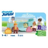 PLAYMOBIL Junior: Autobús de turismo, Juegos de construcción 