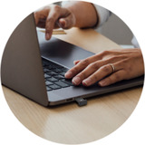 Kensington VeriMark Guard USB-A Llave de seguridad con huella digital, Lápiz USB negro, WebAuthn/CTAP2.1, FIDO U2F, 40 g, 130 mm, 21 mm, 80 mm, 5 pieza(s), 250 g