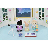 EPOCH Sylvanian Families - Amigos del jardín de infancia de aventuras "Fiesta de pijamas", Juegos de construcción 