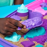 Spin Master Kinetic Sand, set palacio de la sirena, 934 g de arena que brilla (morado, turquesa y arena de playa), arenero plegable reutilizable y herramientas, juguetes sensoriales para niños a partir de 3 años, Juego de arena Kinetic Sand , set palacio de la sirena, 934 g de arena que brilla (morado, turquesa y arena de playa), arenero plegable reutilizable y herramientas, juguetes sensoriales para niños a partir de 3 años, Arena kinética infantil, 3 año(s), Multicolor