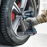 Makita Atornillador de impacto a batería DTW210Z, 18 Voltios, Tornillo de percusión azul/Negro