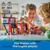 LEGO Parque de Bomberos con Camión de Bomberos, Juegos de construcción Juego de construcción, 6 año(s), Plástico, 843 pieza(s), 1,78 kg