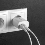 Lindy Cargador USB Tipo A y C de 20W blanco