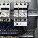 Shelly 3EM-63T Gen3, modelo con terminal plano, 0%, Instrumento de medición blanco