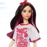 Mattel HRH12, Muñecos 