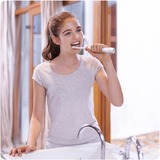 Braun Teen Adolescentes Cepillo dental oscilante Blanco, Negro, Cepillo de dientes eléctrico negro/blanco, Adolescentes, Cepillo dental oscilante, Cuidados diarios, 40000 movimientos por minuto, Blanco, Negro, 8800 movimientos por minuto