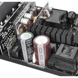 Thermaltake PS-TPD-0750F3FAGE-1 unidad de fuente de alimentación 750 W 24-pin ATX ATX Negro, Fuente de alimentación de PC negro, 750 W, 100 - 240 V, 900 W, 50/60 Hz, 10 A, Activo