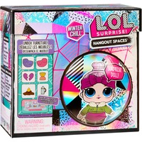 MGA Entertainment Winter Chill Spaces Playset with Doll- Style 1, Muñecos L.O.L. Surprise! Winter Chill Spaces Playset with Doll- Style 1, Minifigura, Femenino, 4 año(s), Niño/niña, 149,4 mm, 313,636 g