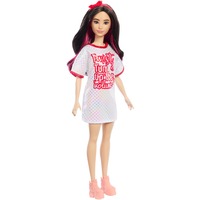 Mattel HRH12, Muñecos